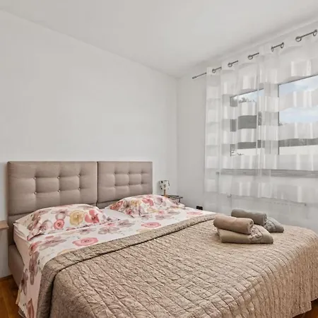 At Vintiana Apartament *