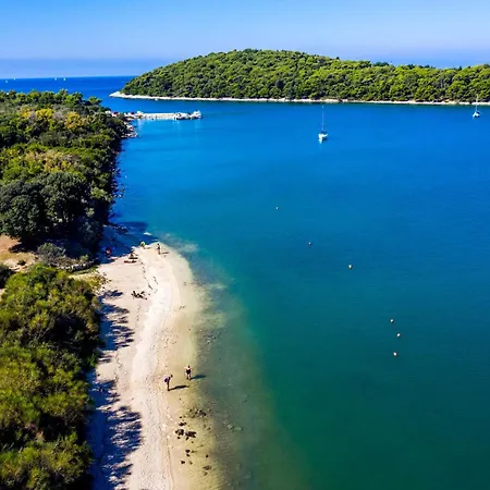 At Vintiana * Пула